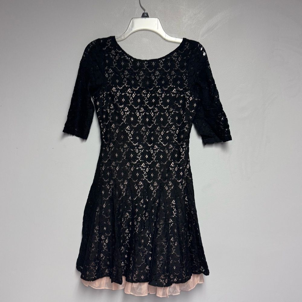 Betsey Johnson lace Overlay nude Black Lace Dress size 2 women’s flare